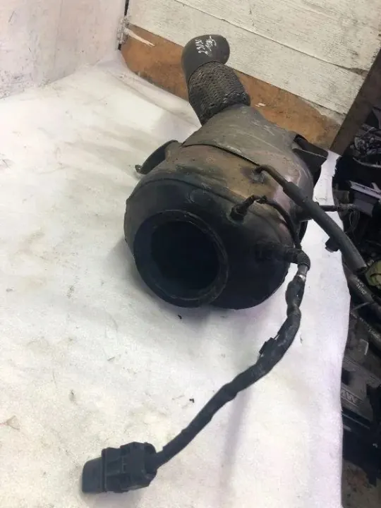 BMW 5 E60 Vaimennin OEM 40702200017 3.0L Diesel image 3