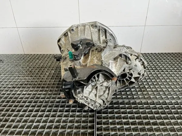VAIHTEISTO RENAULT MASTER 3 III 2.3 BITURBO OEM 320104714R image 3
