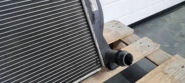 A6 C6 Radiador de Agua 3.0 TFSI V6 4F0121251AF image 9