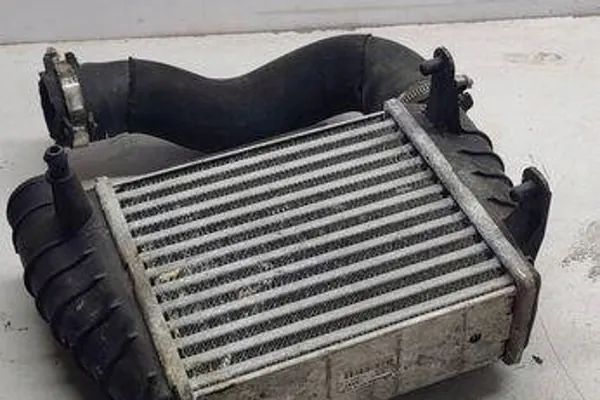 Radiador Intercooler AUDI A4 2.0L Diesel 2006 OEM 8E0145806M image 3