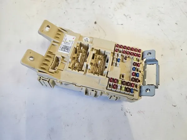 Caja de fusibles Hyundai Bayon OEM 91958-Q0500 - Usado image 2