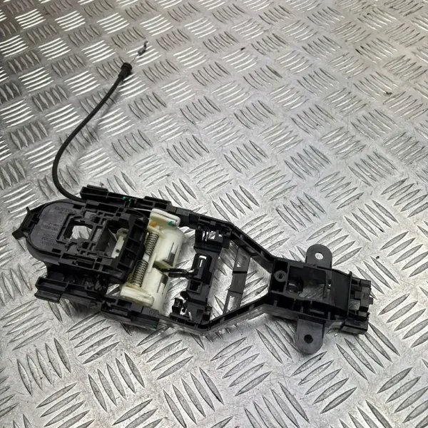 Dörrhandtagsbas OEM 31378253 Höger fram Volvo image 2