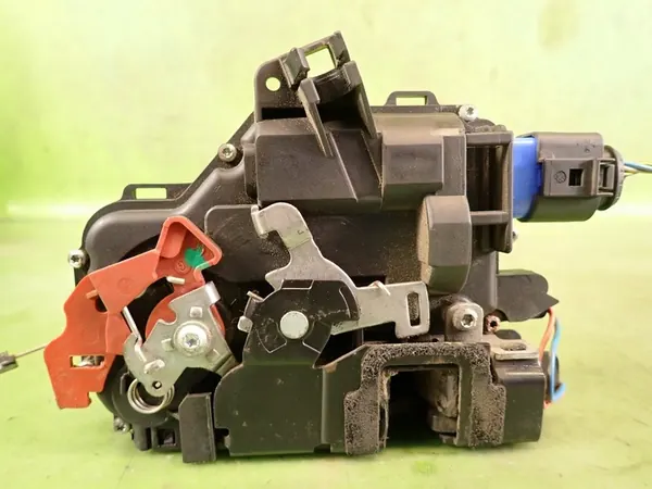 Verriegelung Tür vorne links Skoda Roomster 2008 image 5