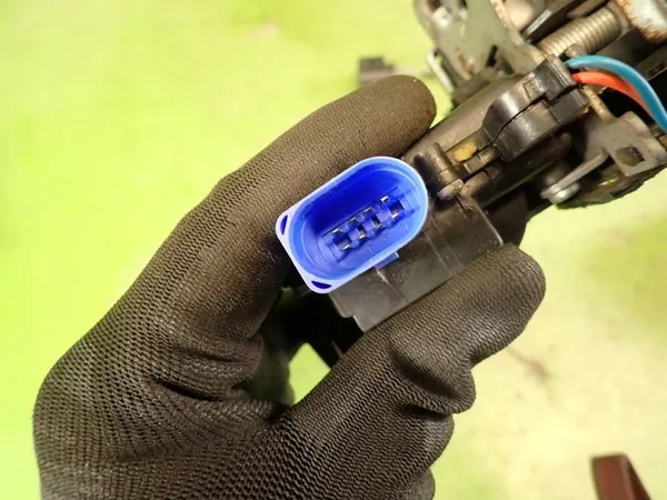 Verriegelung Tür vorne links Skoda Roomster 2008 image 6