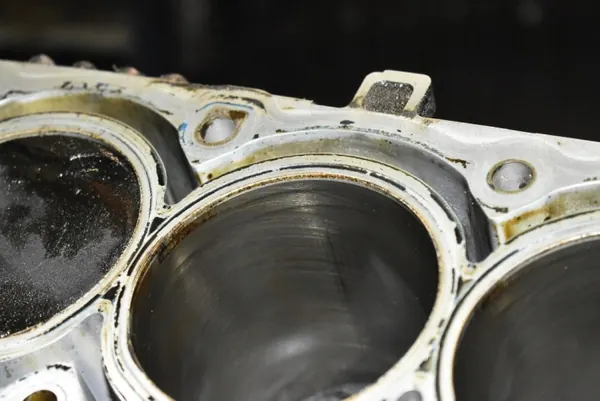 Bloco motor inferior Mitsubishi OE 4A92 image 10