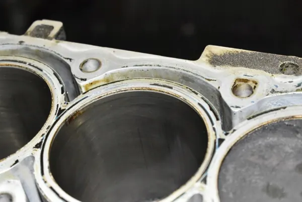 Bloco motor inferior Mitsubishi OE 4A92 image 9