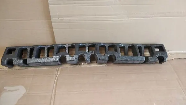 Etupuskuri Vaimentaja VW Touareg III image 3