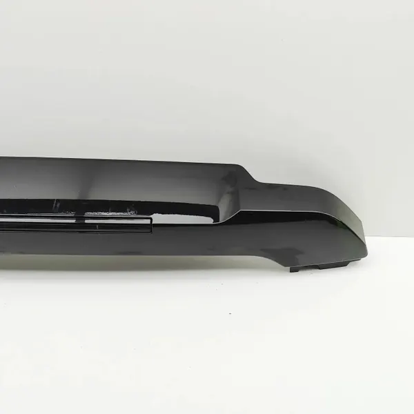 Land Rover Defender L663 Laadklepspoiler 2024 OEM L8B2-44210-A-PIA-02 image 3