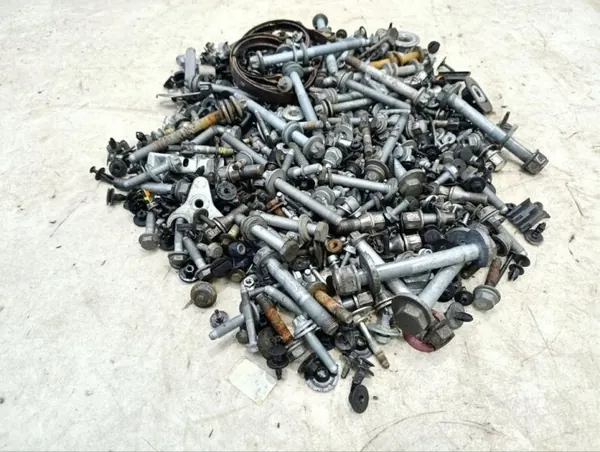 Maserati Levante 2017 Ruuvisarja OEM 292458 image 4