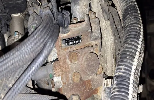 Bomba de inyección alta presión OEM 0445010102 Citroen C4 image 4