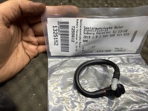 Achterruit sproeier Subaru Forester image 2