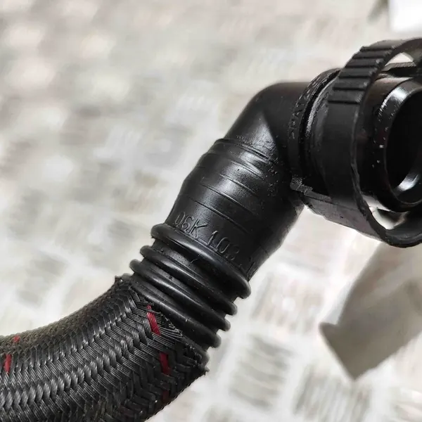 Separador de óleo Audi A3 Sportback 06K103213A image 6