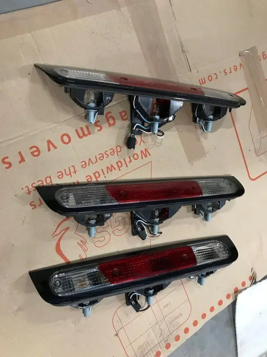 Dodge RAM DT 2019-2022 Feu Stop Cabine OEM P68298380AG image 2