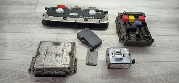 Ensemble de démarrage LAGUNA 2 II 1.9 DCI 0281010556 image 2