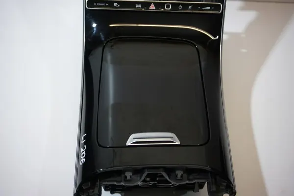 Mercedes C W206 Middenconsole OEM - Gebruikte Staat image 7
