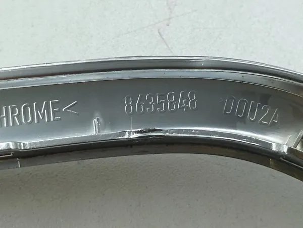 Volvo S60 2012 Jupes Latérales OEM 8635848 image 9