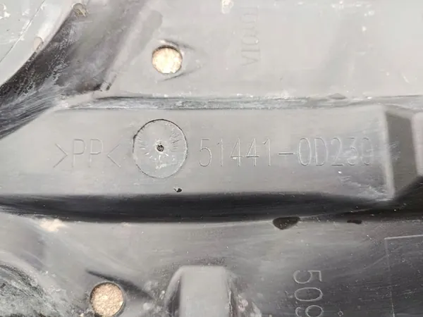 Nedre motorhuvud höger sida Toyota Yaris III OEM 514410D230 image 9
