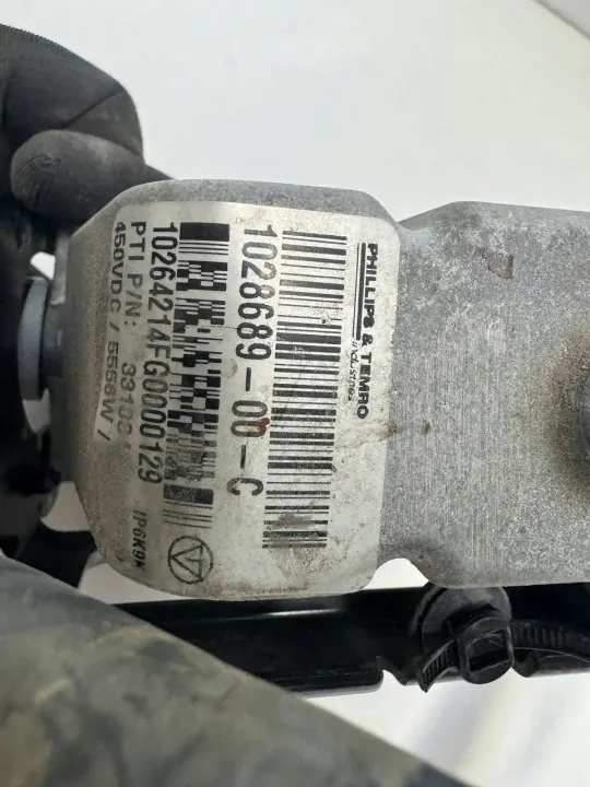 Tesla Model S 2014 Koelvloeistofverwarmer OEM 102868900C image 6