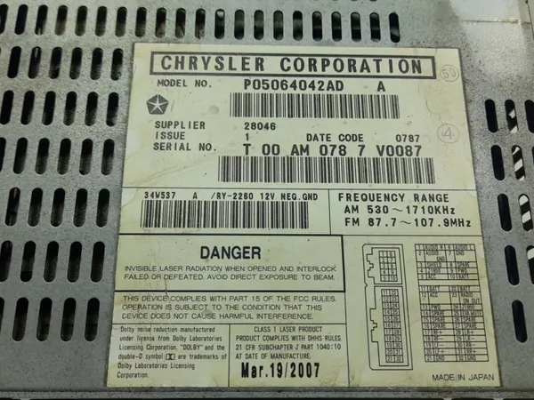OEM P05064042ADKASACJ Tehdasradio Chrysler Voyagerille image 4