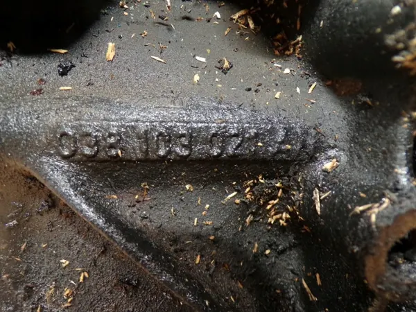 Moottorilohko OEM 038103021AA VW Golf 4 Passat image 5