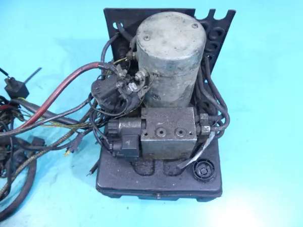 Bomba hidráulica OEM 6943655 para plataforma ElephantCar image 3