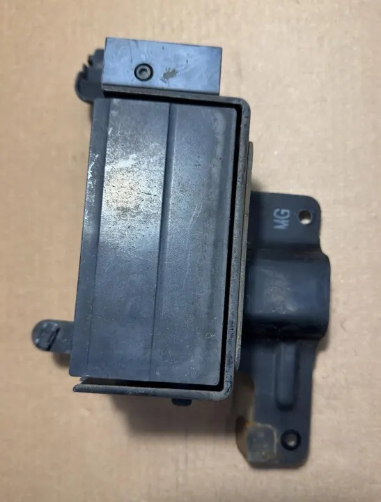 Distronic Radarsensor Infiniti OEM 28437 1MG0A image 2