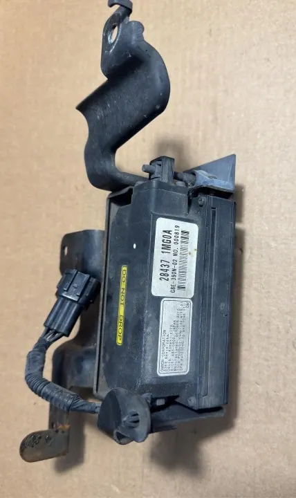 Distronic Radarsensor Infiniti OEM 28437 1MG0A image 4