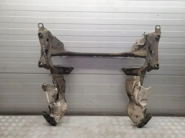 Audi A6 C7 4G moottorin tuki OEM 4G0399315L image 2
