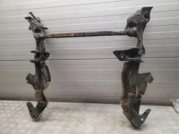 Audi A6 C7 4G moottorin tuki OEM 4G0399315L image 10