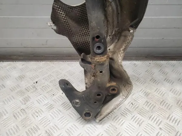 Audi A6 C7 4G moottorin tuki OEM 4G0399315L image 7