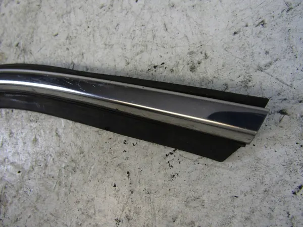 Mazda 3 Garniture Vitre Arrière Gauche OEM BHP2RRL3 image 3