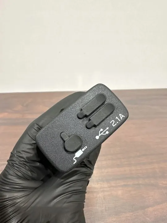 Tomada USB Subaru Ascent OEM 86257VA030 image 7