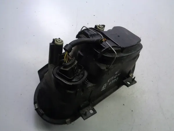 Oikea etuvalo VW Golf IV HB 1.6 image 5