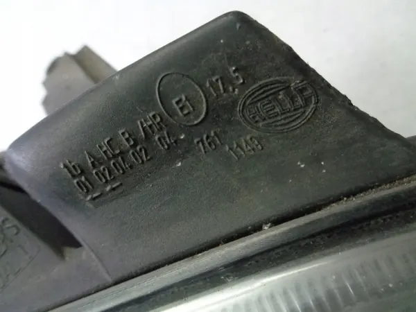 Oikea etuvalo VW Golf IV HB 1.6 image 7