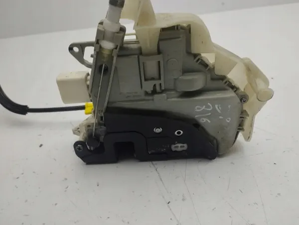 Audi A7 S7 4G 2013 Höger Framdörrslås image 6