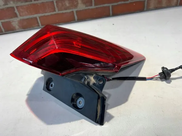 Luz trasera izquierda Nissan X-Trail T32 image 5