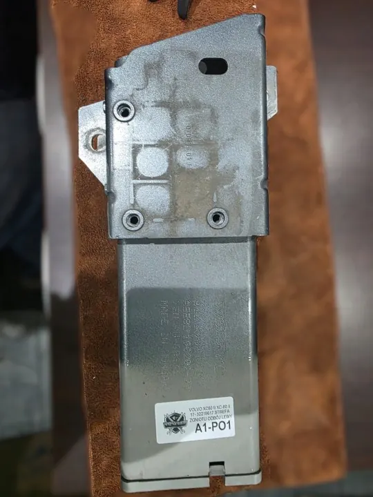 Support zone déformable gauche Volvo XC60 2 II OEM 16051801 image 3