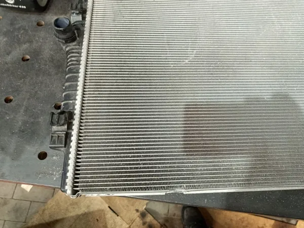 Radiateur de refroidissement OEM 5Q0121251EN pour VW Passat B8 image 4