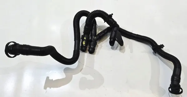 Moottorin hengityslinja Audi A8 D3 3.2 FSI 06E103217K image 3