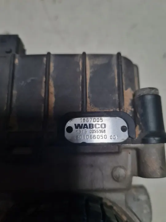 Soupape Modulateur EBS ABS OEM 1867005 Avant DAF XF 106 image 3