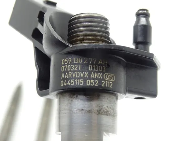 Iniettore carburante Audi A7 Q7 3.0 TDI 057130277AH image 6