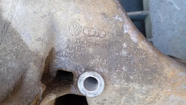 Moottorin Kiinnike OEM 074145169D VW LT 35 2.5 SDI image 6