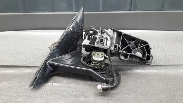 Support de rétroviseur Range Rover L560 - Pièce OEM image 2