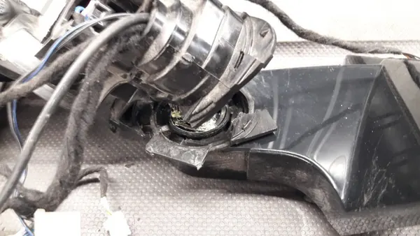 Support de rétroviseur Range Rover L560 - Pièce OEM image 10