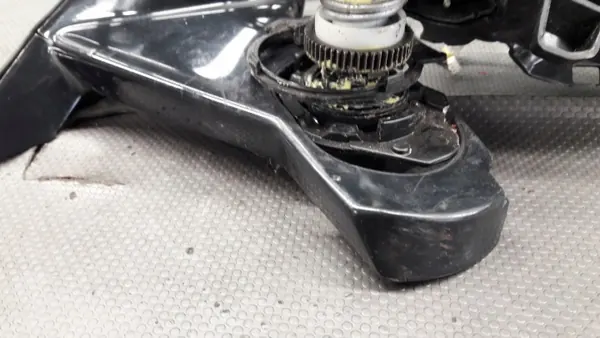 Support de rétroviseur Range Rover L560 - Pièce OEM image 3