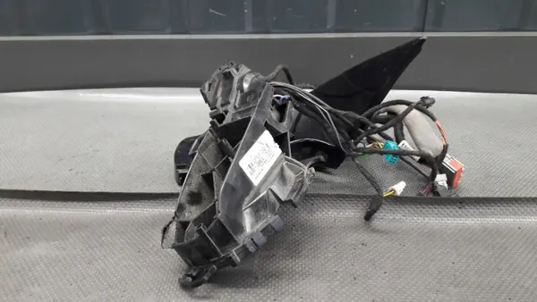 Support de rétroviseur Range Rover L560 - Pièce OEM image 6