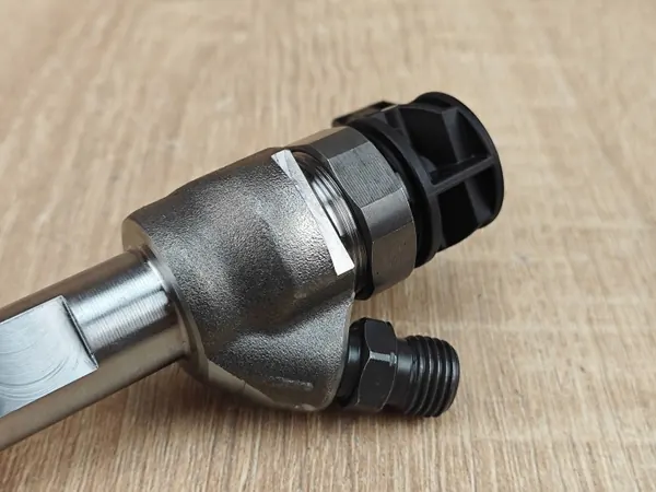Bränsleinsprutare OEM 8579236 för BMW 2.0D B47D Motor image 3