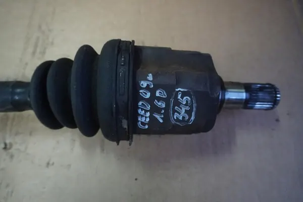 KIA CEED I ED Höger Halvaxel 1.6CRDI 2009 image 2