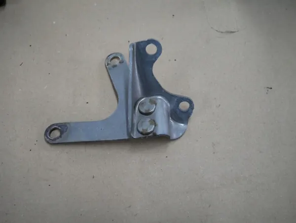 BMW 8515446 Catalytic Converter Mounting Bracket image 2