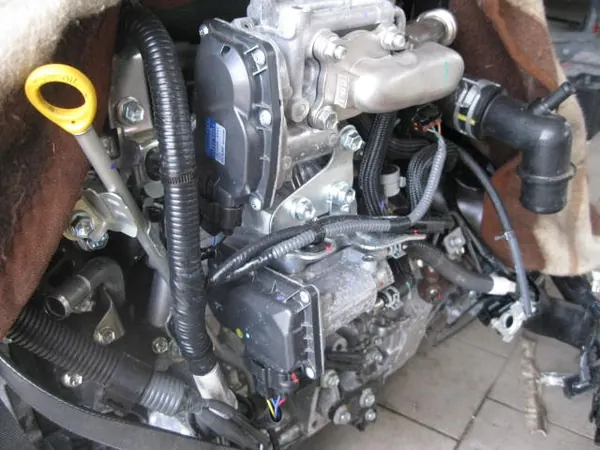 Soupape EGR Throttle Toyota Verso Avensis 2.0D image 2